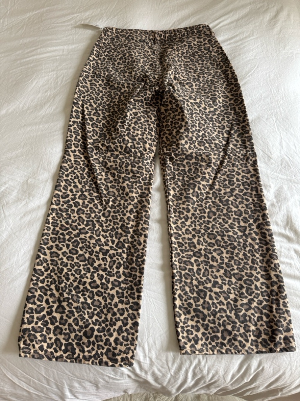 Abercrombie 90s relaxed high rise curve love leopard jean NWT - Picture 3 of 9
